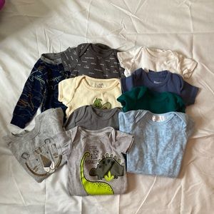 Bundle Onesies 0-3 months Boys Carters Gerber